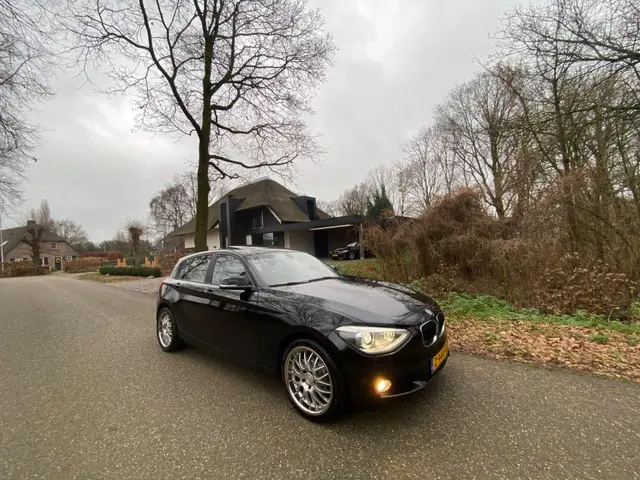 BMW 1 Serie 116i AUTOMAAT. LEDER 2013 Benzine 34