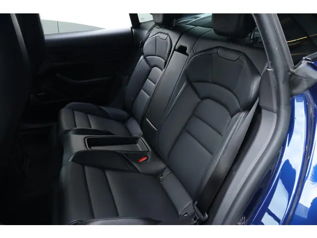 Porsche Taycan 79 kWh 2022 Elektrisch 13