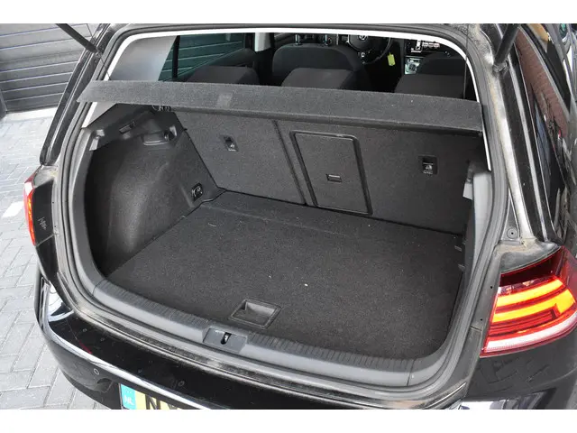 Volkswagen e-Golf e-Golf 2017 Elektrisch 9