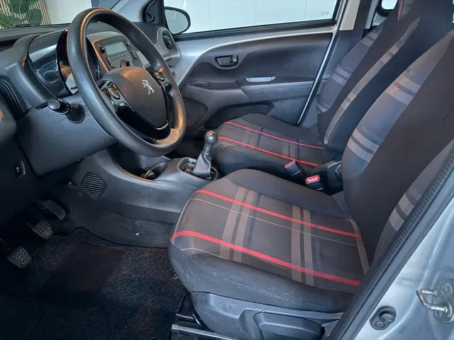 Peugeot 108 1.0 e-VTi Active Black Airco 2015 Benzine 12