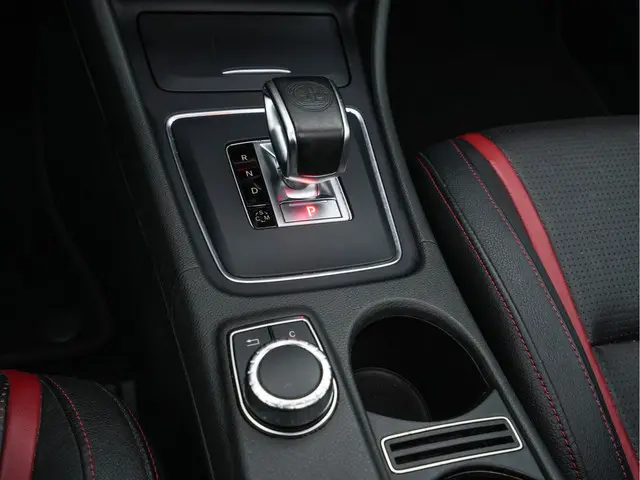 Mercedes-Benz GLA 45 AMG 4-Matic 2015 Benzine 12
