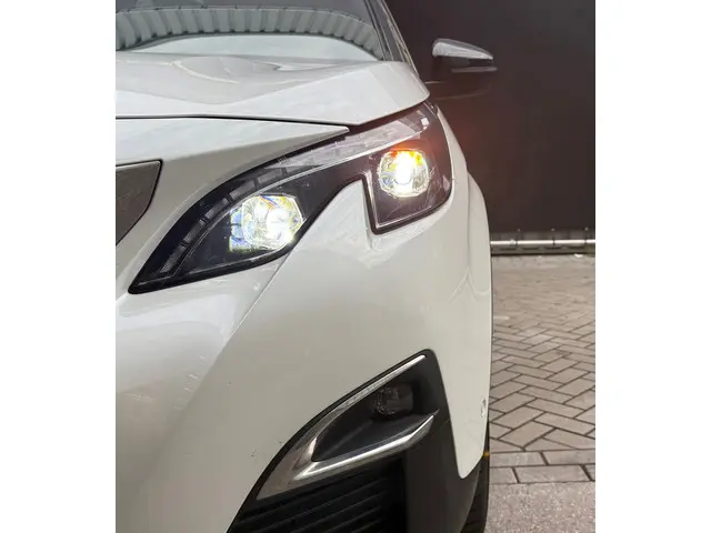 Peugeot 5008 1.6 e-THP GT-Line - 7 personen 2018 Benzine 35