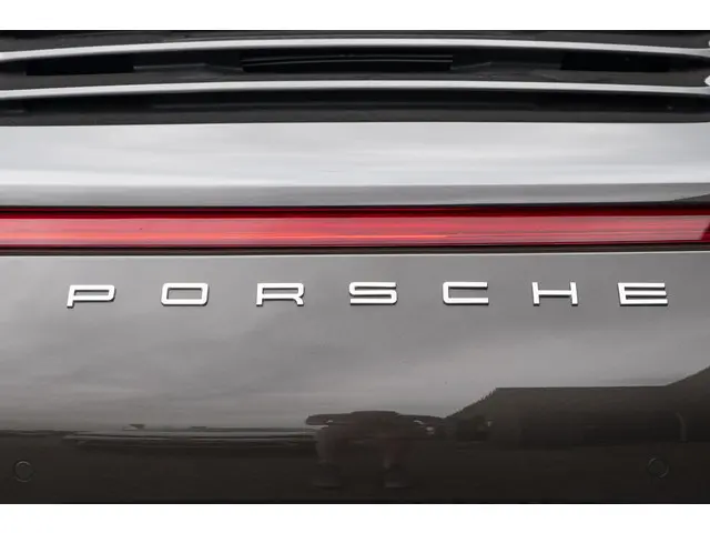 Porsche 911 3.8 Carrera 4S 2013 Benzine 31