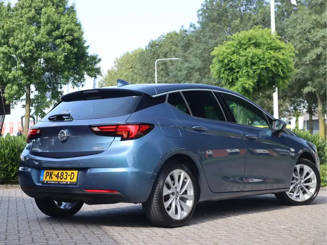 Opel Astra 1.4 150 PK Innovation 2017 Benzine 2