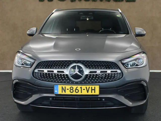 Mercedes-Benz GLA 250 e Style 2020 Hybride Benzine 12