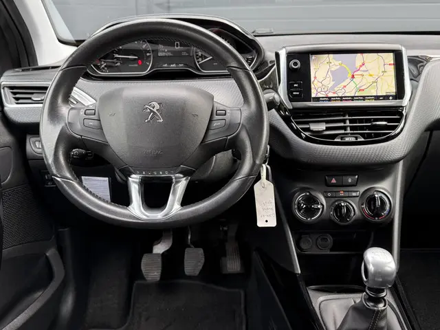 Peugeot 2008 1.2 PureTech Signature 2019 Benzine 3