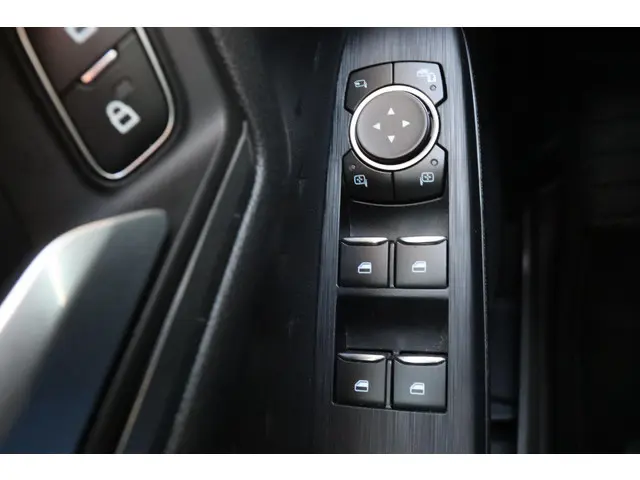 Ford Kuga 2.5 PHEV AUT. TITANIUM 2020 Hybride Benzine 19