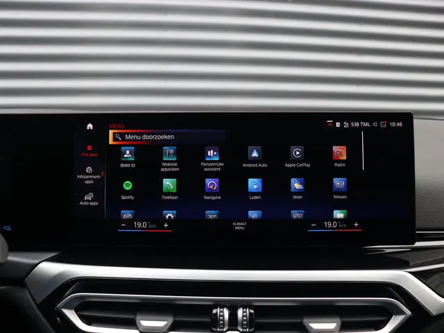 BMW 3 Serie Sedan 330e 2023 Hybride Benzine 26