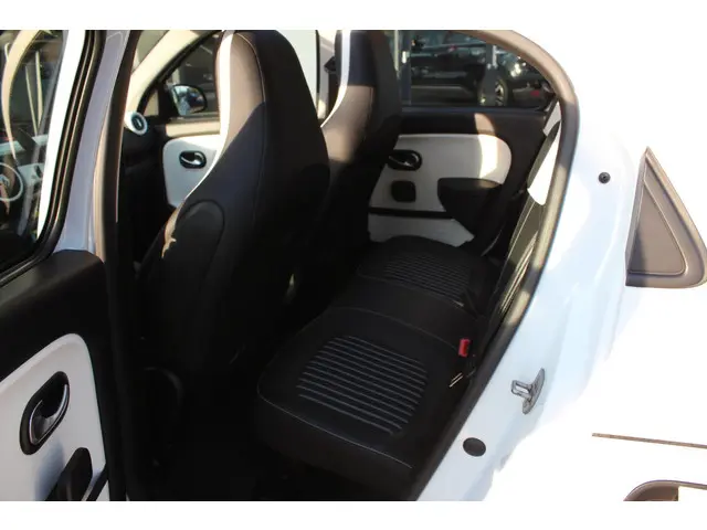 Renault Twingo 0.9 TCe Intens 90 pk EDC 2020 Benzine 20