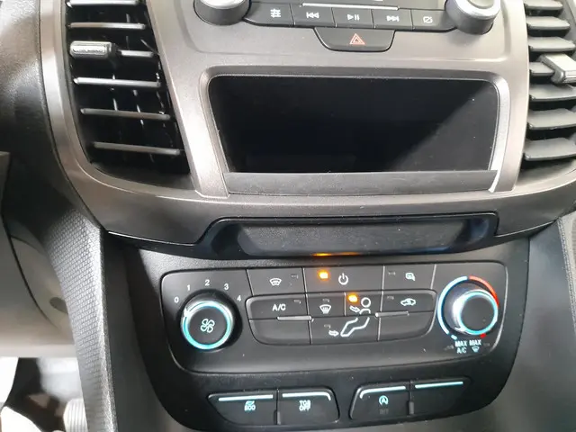 Ford Transit Connect L2 Trend 2023 Diesel 24