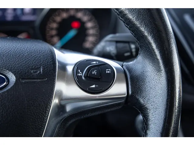 Ford Kuga 1.6 Titanium 2013 Benzine 29