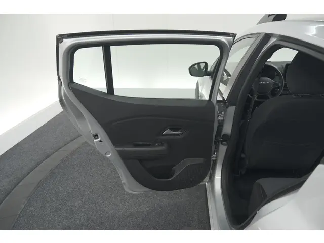 Dacia Sandero Stepway TCe 90 Extreme 2024 Benzine 31