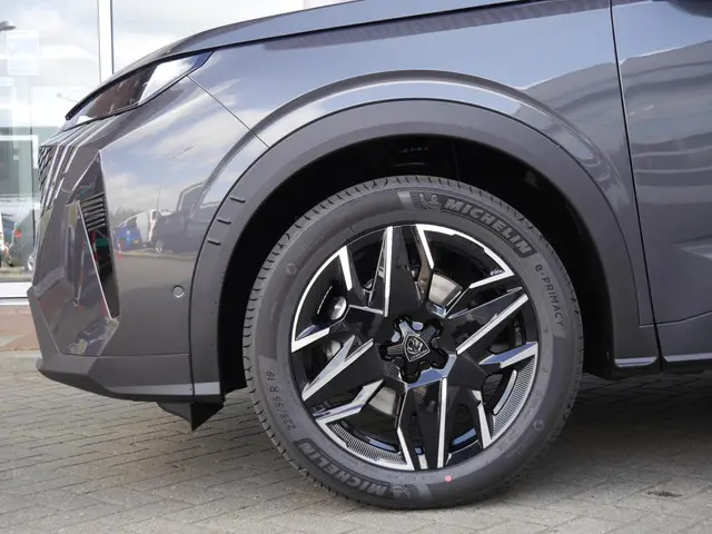 Peugeot 5008 1.2 Hybrid 136 Allure 2025 Hybride Benzine 43