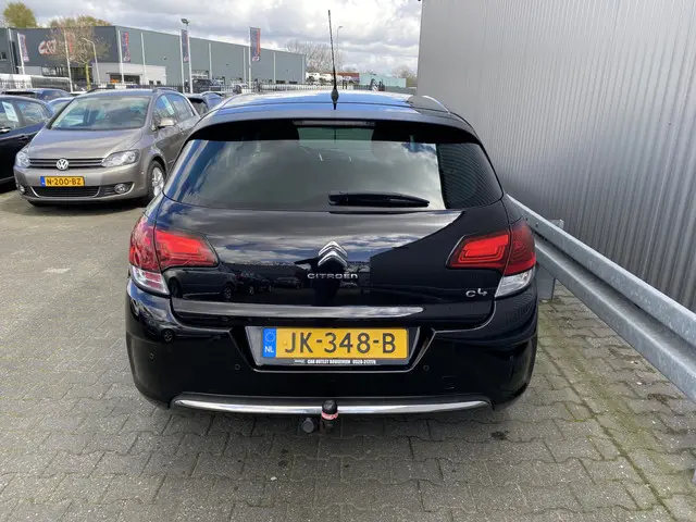 Citroën C4 1.2 PureTech Shine 2015 Benzine 8