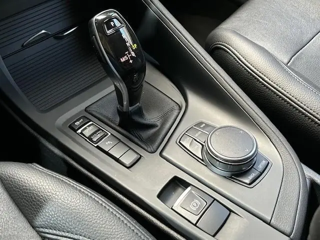 BMW X1 sDrive20i High Executive 2018 Benzine 23
