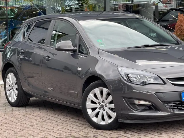 Opel Astra 1.4 Turbo Sport 2012 Leder/stof 2012 Benzine 11
