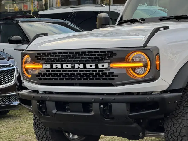 Ford Bronco 3
