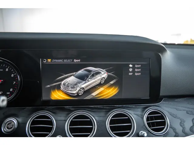 Mercedes-Benz E-Klasse 200 Premium Plus 2018 Benzine 12