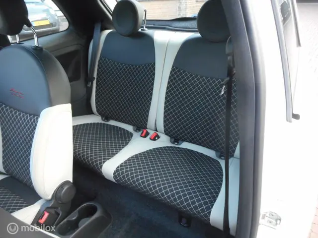 Fiat 500 1.0 Hybrid Star ECC+NAVI+CRUISE+LM-16 2020 Benzine 6