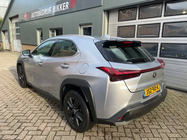 Lexus UX 3