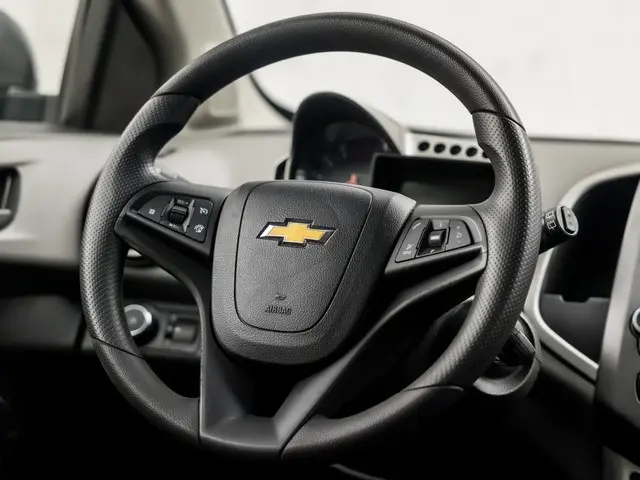 Chevrolet Aveo 1.2 LT Sport 2013 Benzine 16