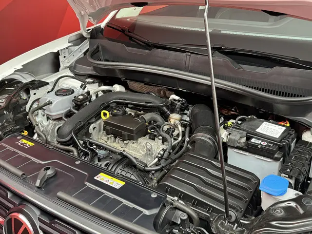 Volkswagen T-Cross 1.0 TSI R-Line 2021 Benzine 12