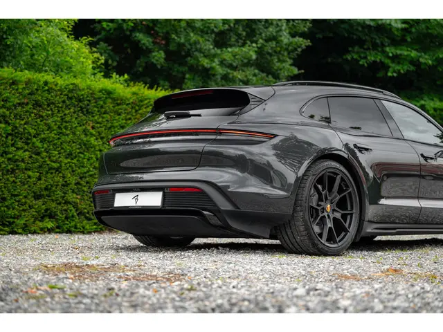 Porsche Taycan Sport Turismo GTS 2023 Elektrisch 32