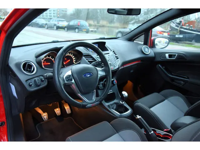 Ford Fiesta 1.6 ST1, 182 PK 2015 Benzine 12