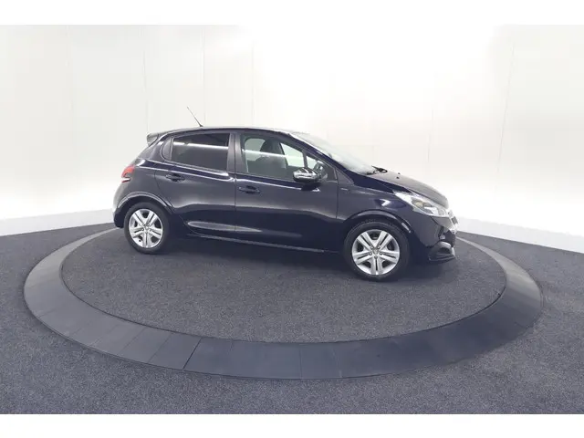 Peugeot 208 PureTech 82 Signature 2019 Benzine 8