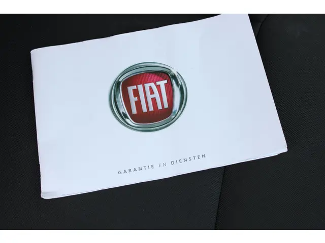 Fiat 500 1.0 Hybrid 2024 Benzine 9
