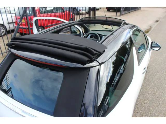Citroën DS3 Cabrio 1.2 VTi Chic 2013 Benzine 20