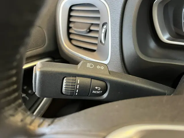 Volvo V40 Cross Country T3 Polar+ Luxury 2019 Benzine 19