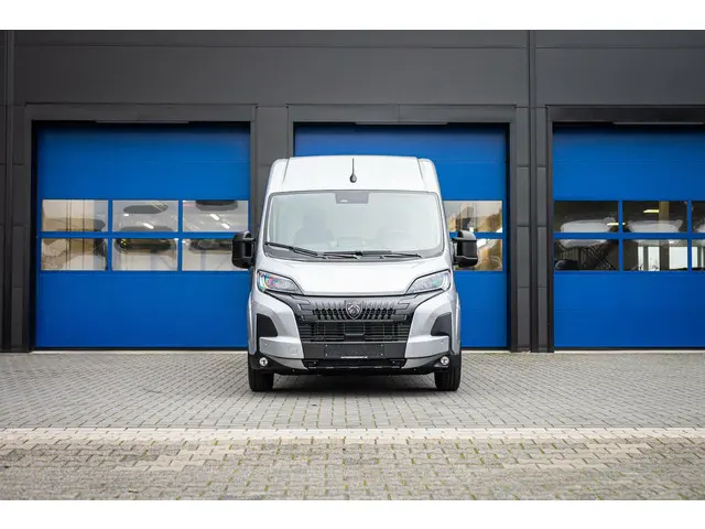 Peugeot Boxer L4H2 180PK EAT8 3,5t | Vol opties! 2024 Diesel 8