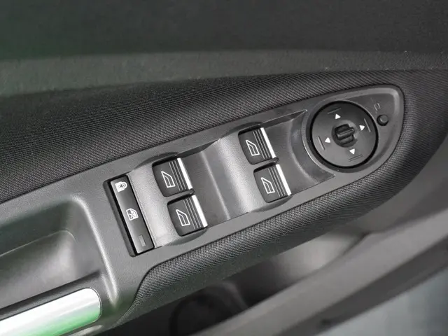 Ford C-MAX 1.0 Titanium 2017 Benzine 13