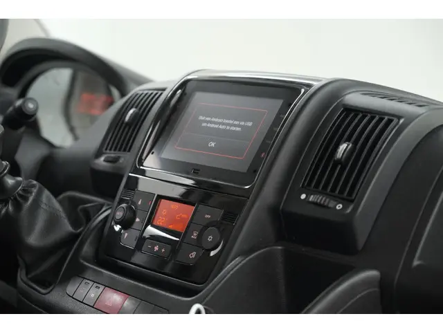 Citroën Jumper 2.2 BlueHDi 120 L2H2 3.0t 2023 Diesel 27