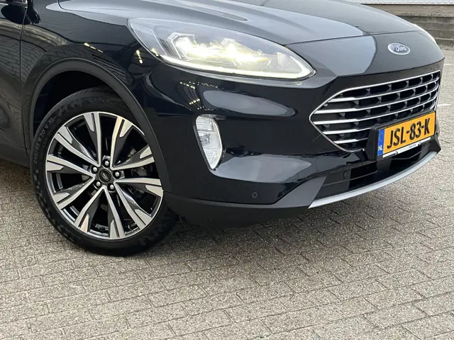 Ford Kuga 2.5 PHEV Titanium X 2024 Hybride Benzine 24