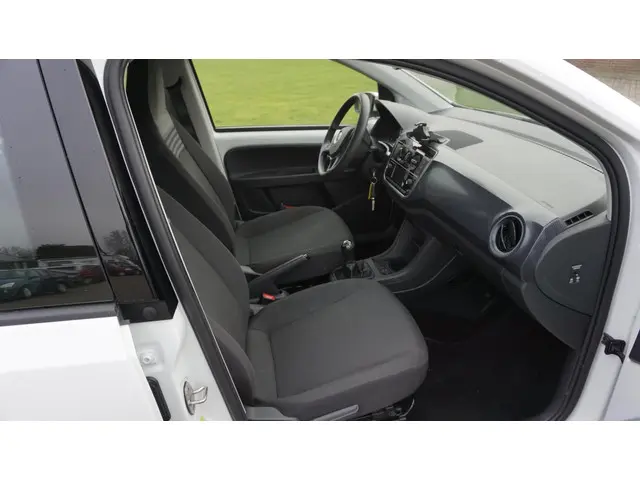 Volkswagen up! 1.0 2022 Benzine 18