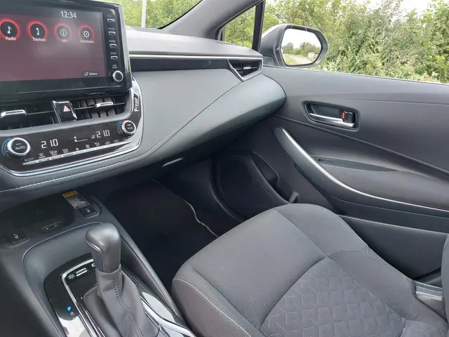 Toyota Corolla 1.8 Hybrid Style 2019 Hybride Benzine 20
