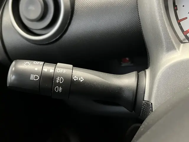 Peugeot 107 1.0 Active 2012 Benzine 26