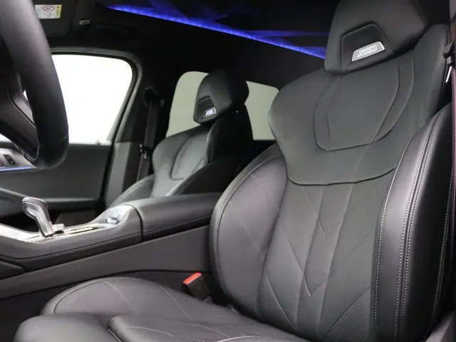 BMW XM PHEV 50e 2025 Hybride Benzine 18