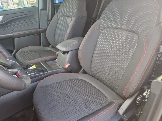 Ford Kuga 2.5 PHEV ST-Line 2025 Hybride Benzine 17