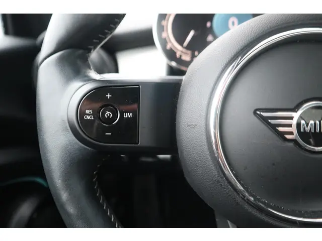 MINI 3-Deurs Cooper 2021 Benzine 13