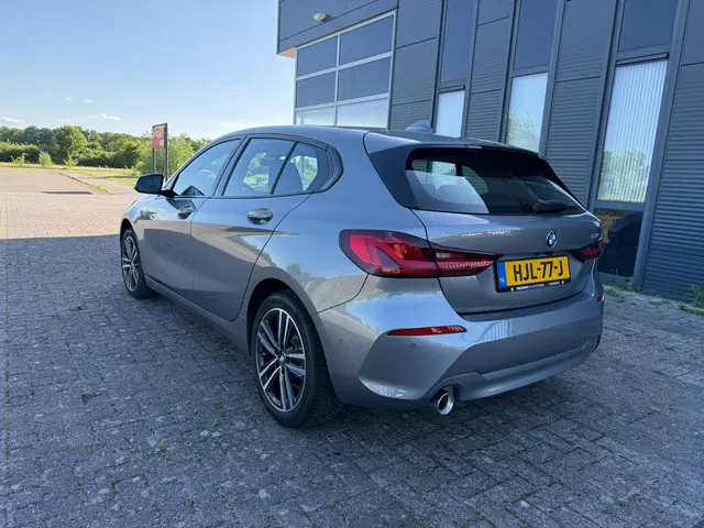 BMW 1 Serie 118i 2024 Benzine 3