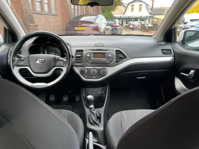 Kia Picanto 1.0 CVVT Design Edition 2013 Benzine 14