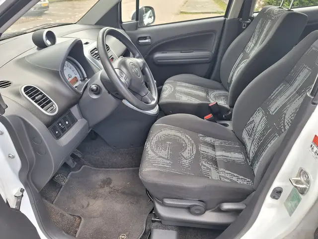 Opel Agila 1.0 Berlin 2014 Benzine 9