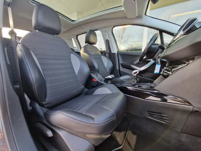 Peugeot 2008 1.2 PureTech Blue Lease Allure 2019 Benzine 5