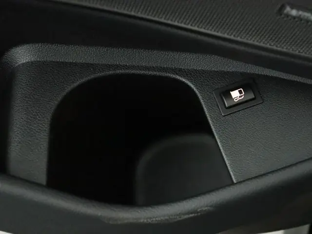 BMW 3 Serie 330e 2024 Hybride Benzine 41
