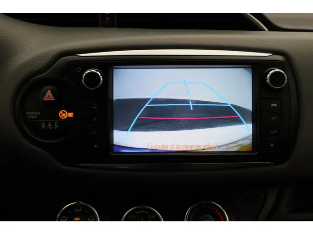 Toyota Yaris 1.3 VVT-i Lounge 2015 Benzine 36