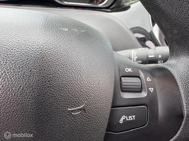 Peugeot 208 1.0 PureTech LIKE 2014 Benzine 10