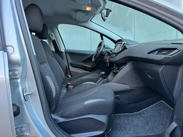 Peugeot 208 1.4 VTi Access ( AIRCO + 5 DRS ) 2012 Benzine 17